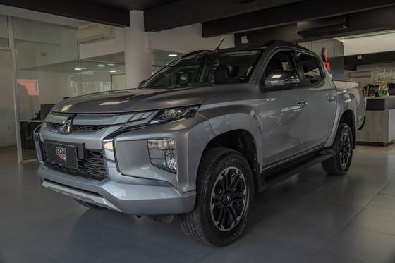 MITSUBISHI L200 TRITON 2.4 16V TURBO DIESEL SPORT HPE CD 4P 4X4 AUTOMÁTICO